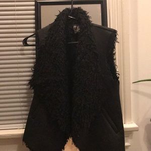 Faux Fur Black / Suede Vest